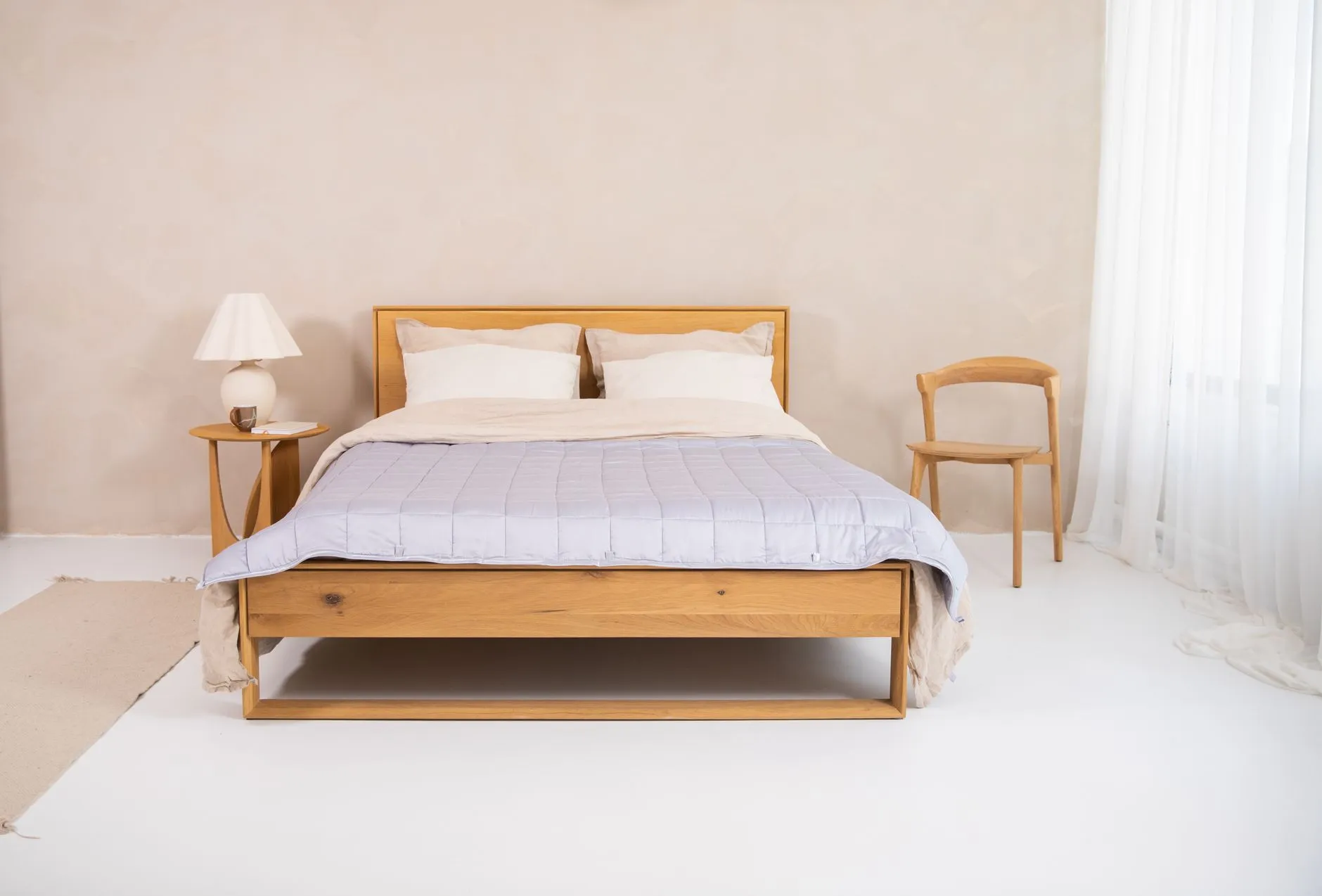 强化地板与实木复合地板选材差异及广西地区适用性探讨