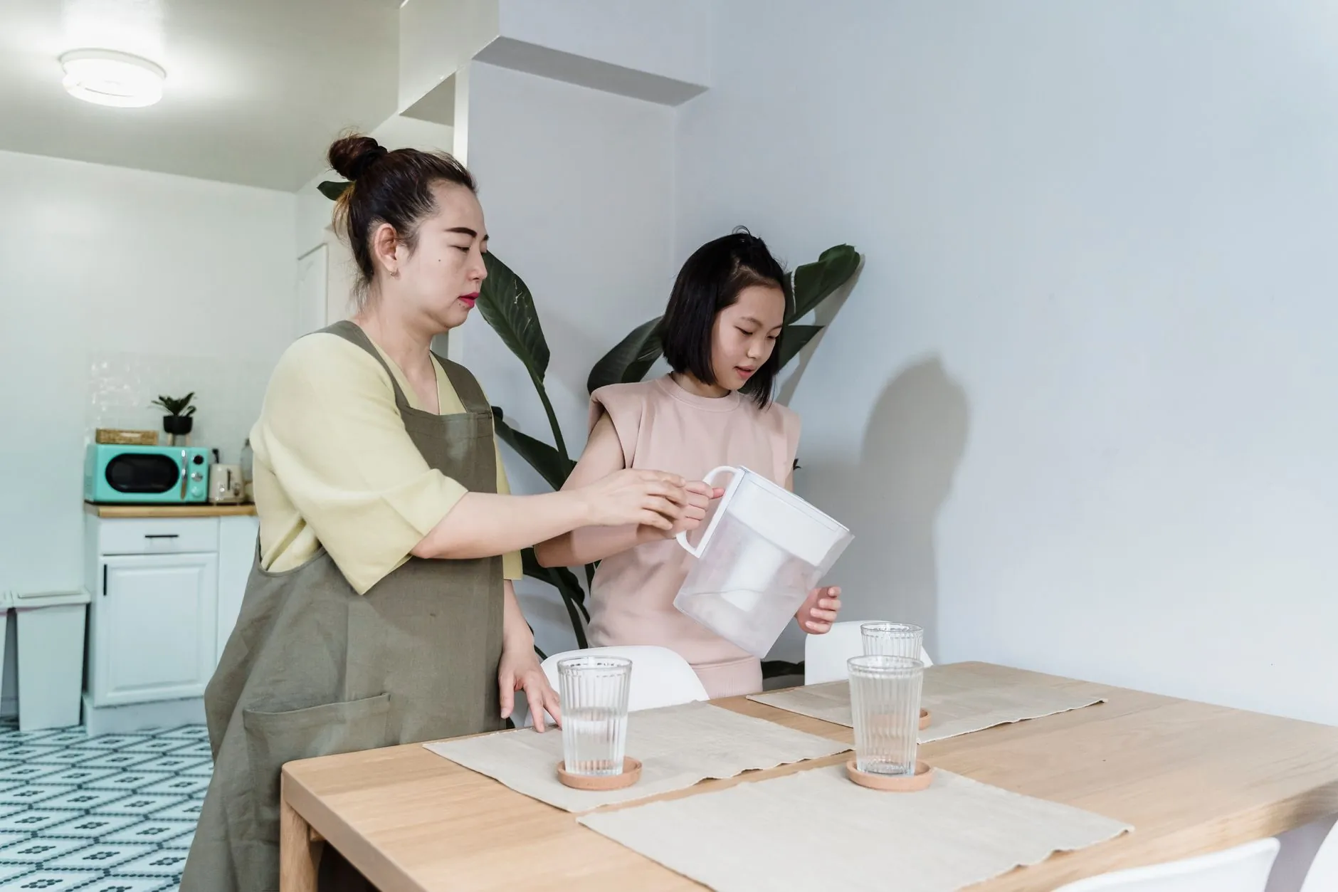 广西天安木业实木复合地板三层结构技术解析