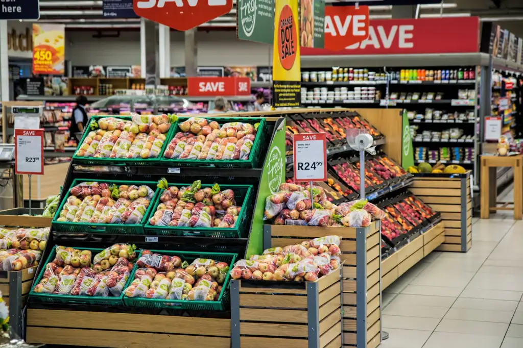 地板龙骨铺设工艺解析：影响木地板稳定性与使用寿命的关键环节